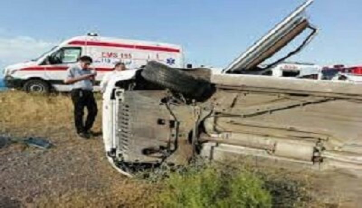 واژگونی خودروی حامل اتباع غیرمجاز در مسیر سراوان - خاش