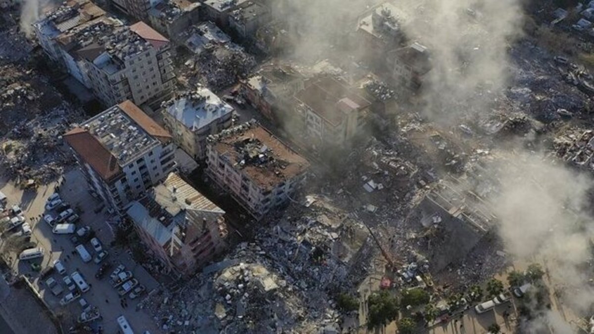 نجات دو خواهر پس از ۱۰۱ ساعت از زیر آوار زلزله ترکیه