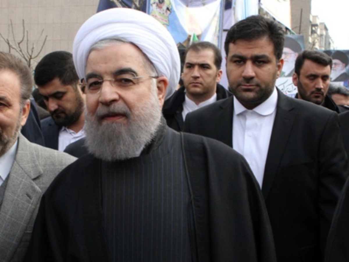 روحانی: نگذاریم اقلیتی قدرت‌طلب اکثریت را کنار بزنند؛ آن روز پایان انقلاب خواهد بود