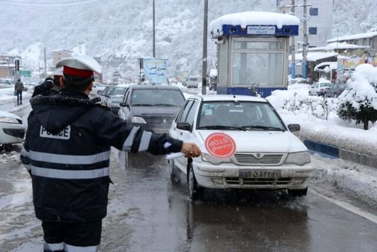 برف و باران در جاده‌های ۲۰ استان / انسداد جاده چالوس و آزادراه تهران-شمال