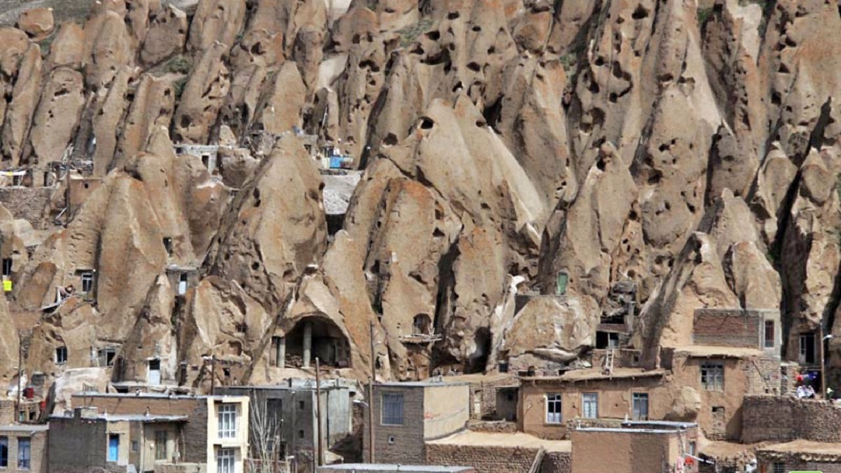 فیلم| روز‌های برفی روستای کندوان