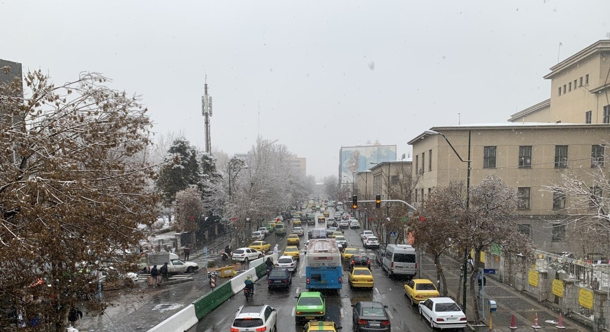 ترافیک در بزرگراه‌های شمالی تهران/پلیس راهور: در باران با چراغ روشن رانندگی کنید