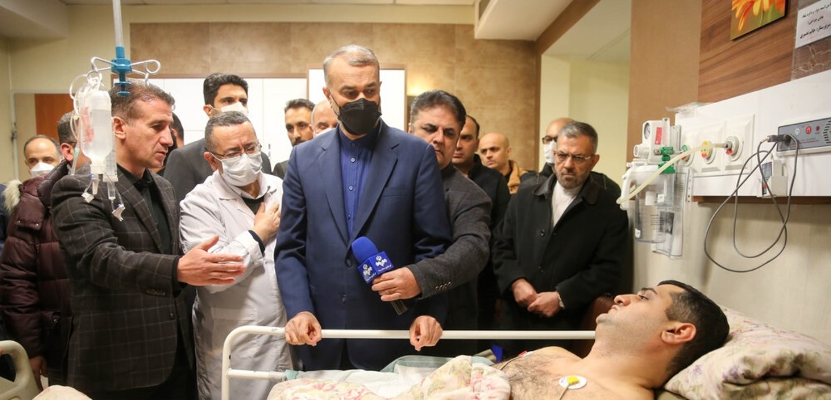 تصاویر| عیادت امیر عبداللهیان از مجروحان سفارت آذربایجان در ایران