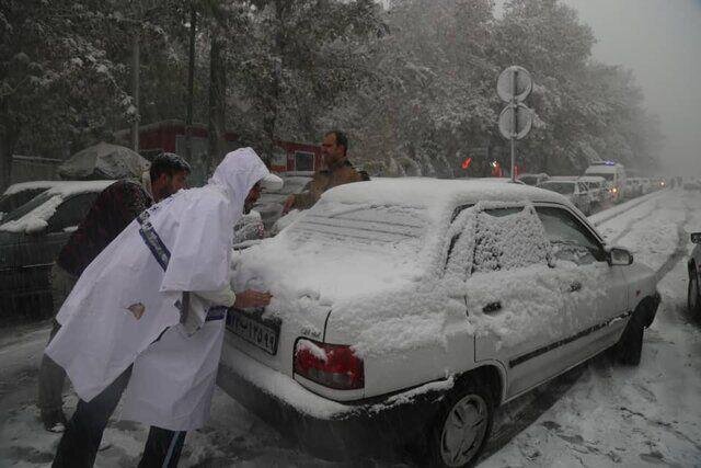 «بارش سنگین برف» در تهران/ احتمال یخبندان و لغزندگی مسیر‌ها