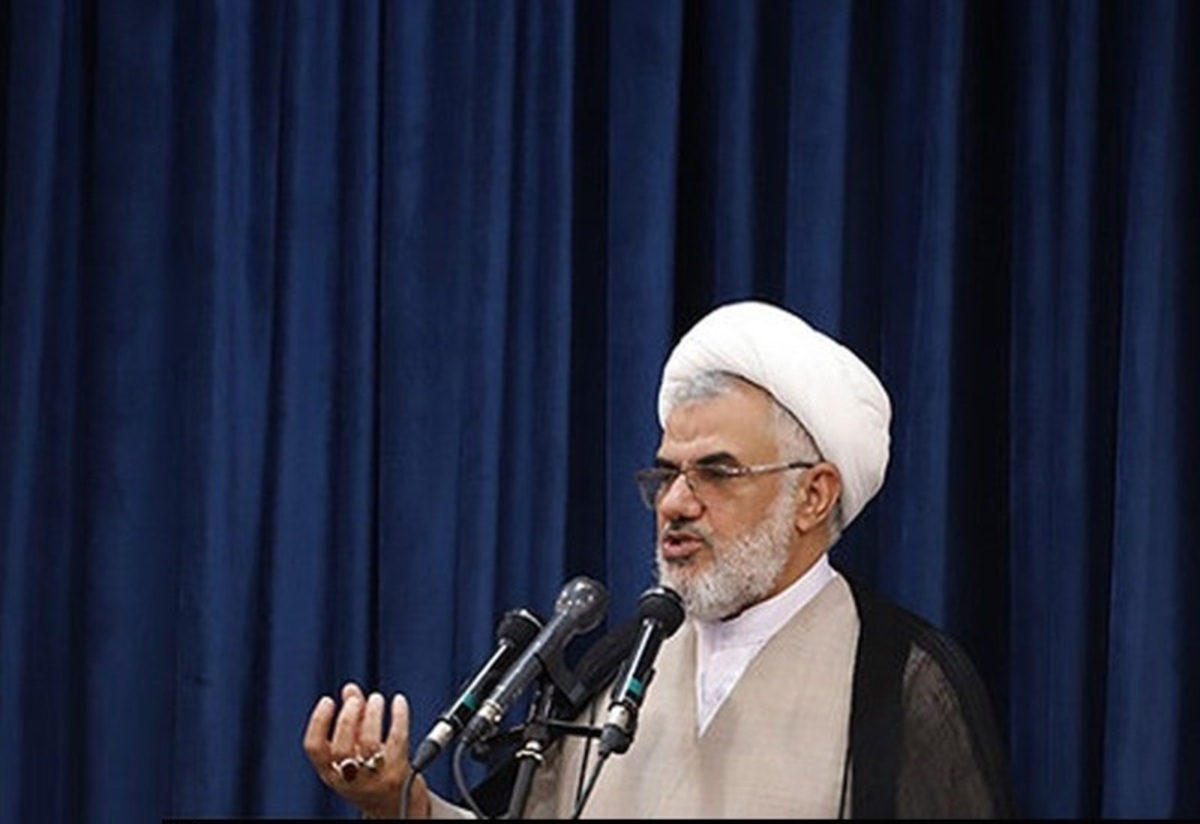 امام جمعه بندرعباس: دولت یک هفته آخر اسفند را تعطیل اعلام کند