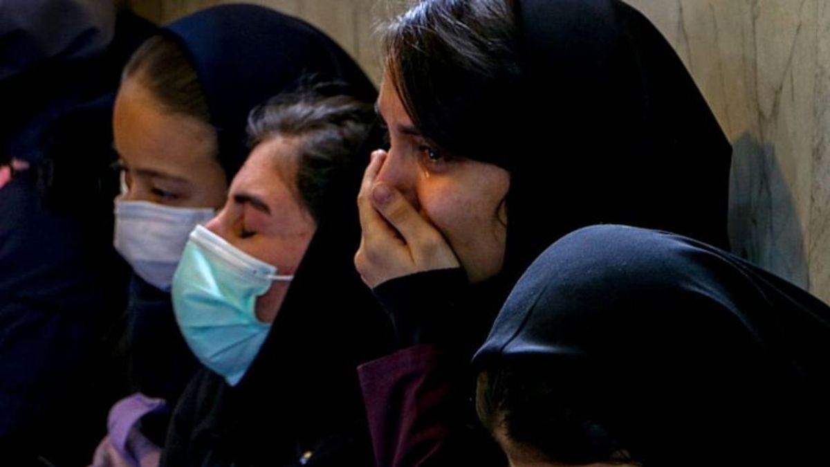 گسترش مسمومیت زنجیره‌ای دانش‌آموزان؛ امروز کدام مدارس مورد حمله گازی قرار گرفتند؟| تجمع اعتراضی والدین