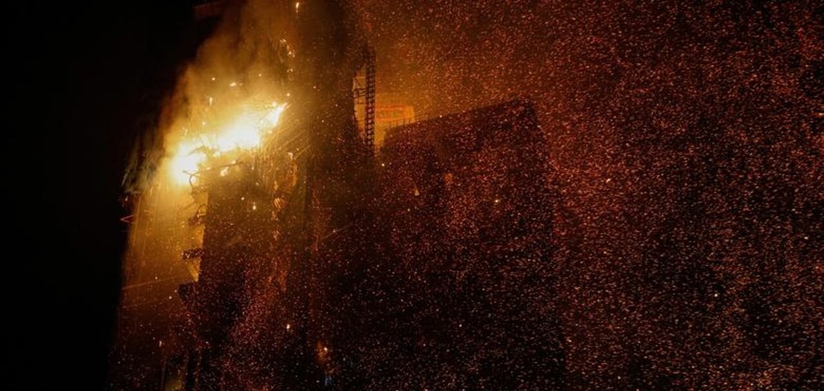 تصاویر| آتش سوزی در هنگ کنگ