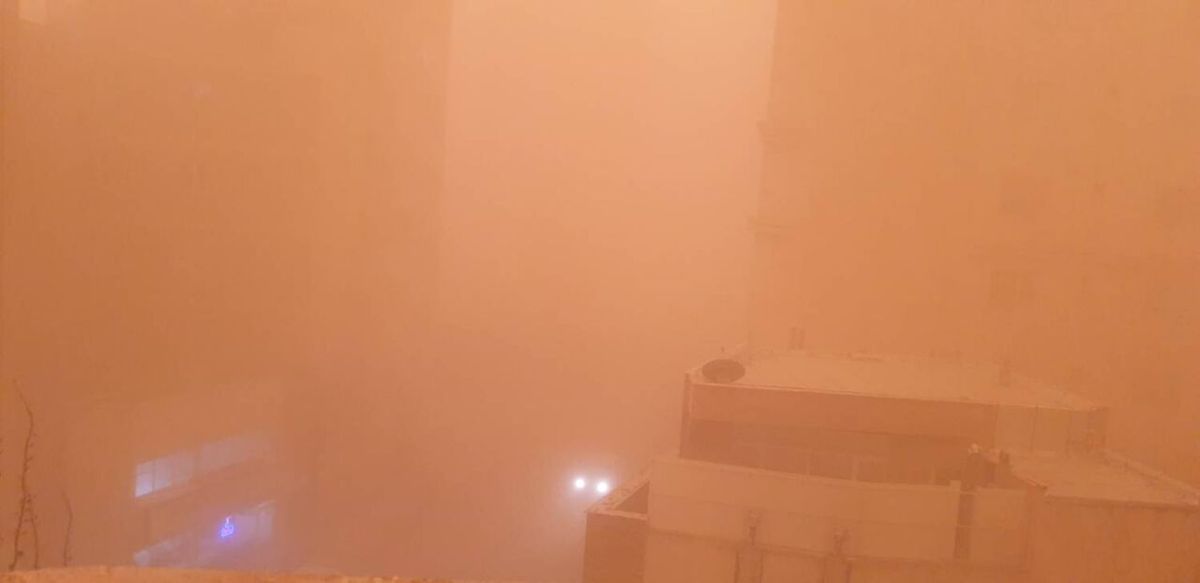 گرد و غبار مدارس اردبیل را تعطیل کرد