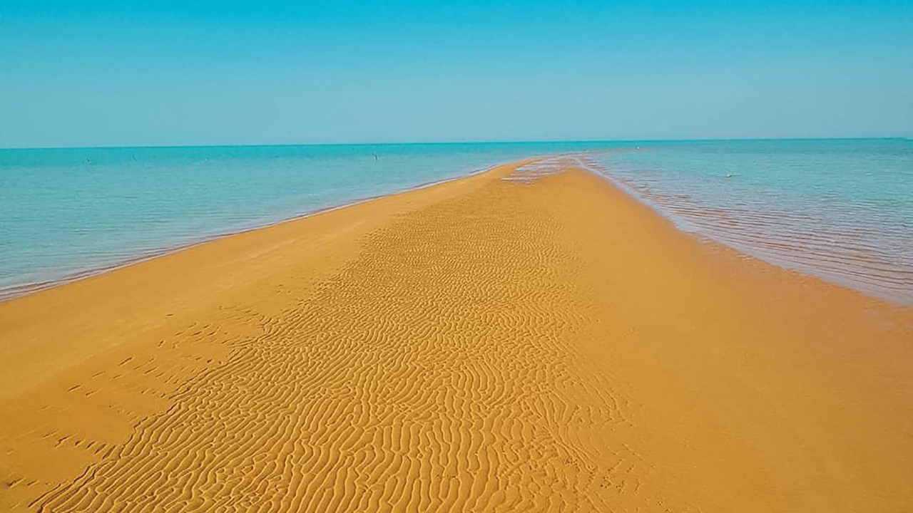 فیلم| ساحل دو طرفه جزیره قشم