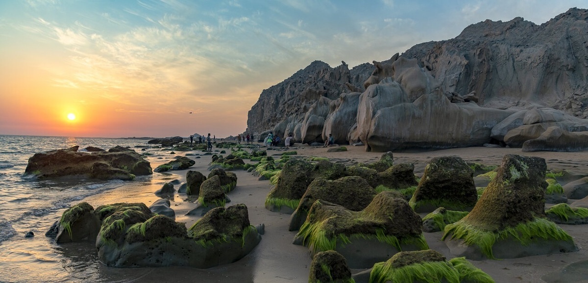 تصاویر| زیباترین ساحل صخره‌ای خلیج فارس