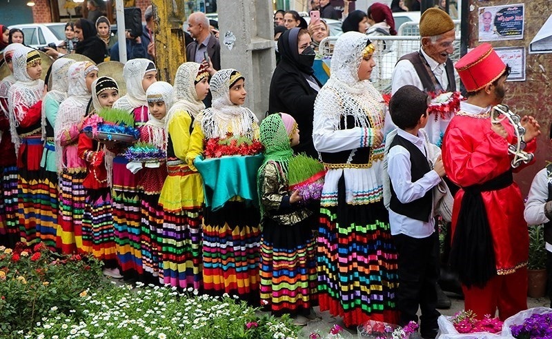 تصاویر| استقبال از نوروز با کارناوال شادی در کلاچای