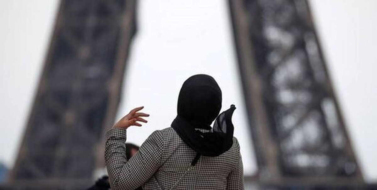 تصاویر| «بنر‌های حجاب» جنجال‌برانگیز و خبرساز در مشهد