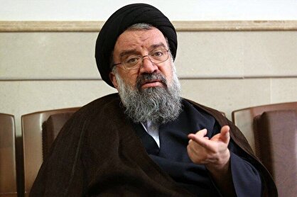 احمد خاتمی: تنها یک توطئه برای سرنگونی نظام باقی است/این حجم از گرانی توطئه آمریکاست /مردم صبور باشند!