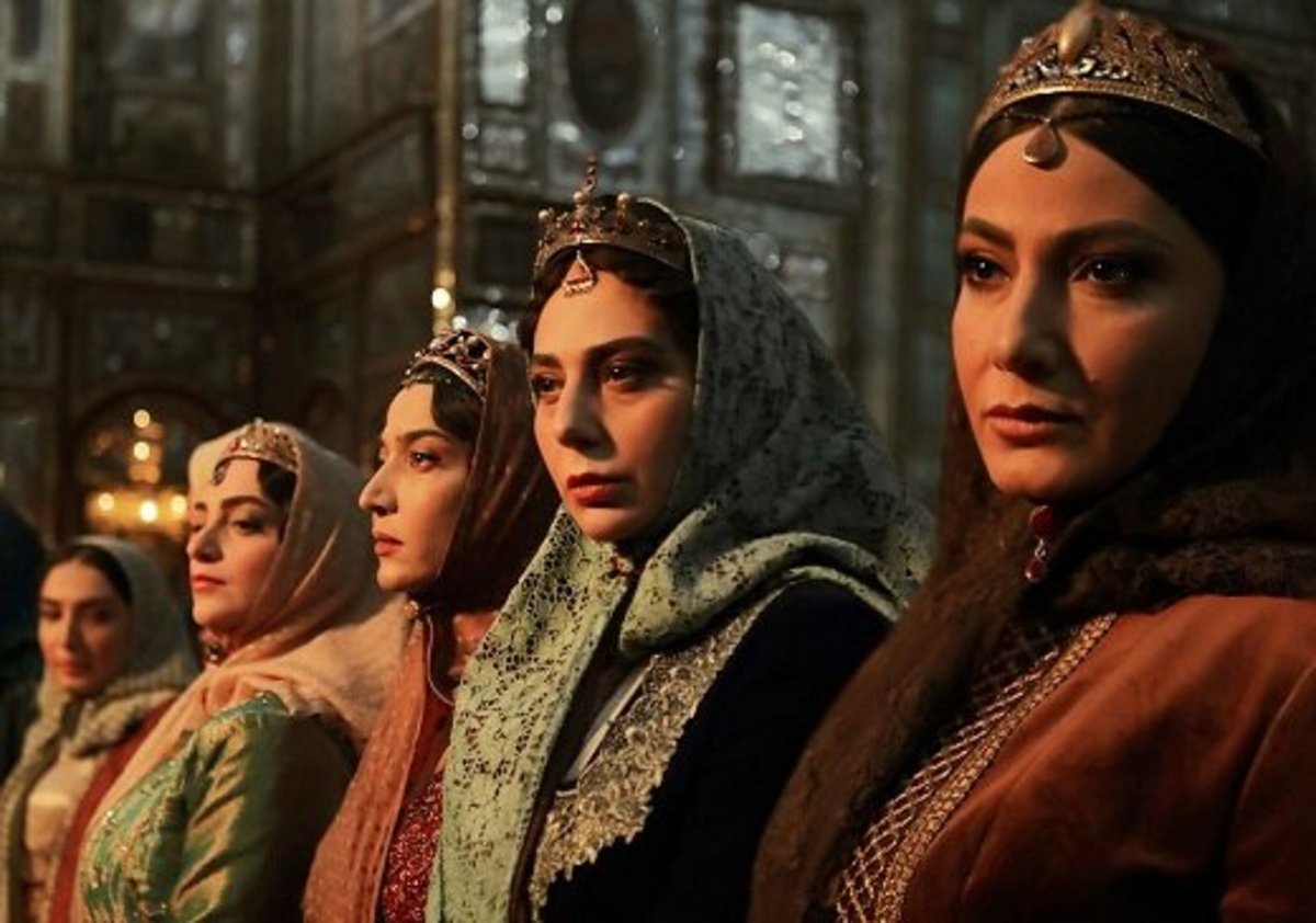 عکس| سلفی زنان حرم‌سرای ناصرالدین شاه در سریال «جیران»