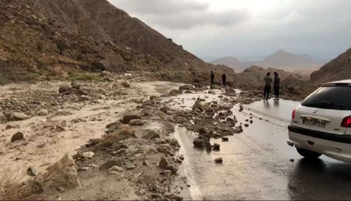 سیل راه‌های روستایی اردبیل را مسدود کرد