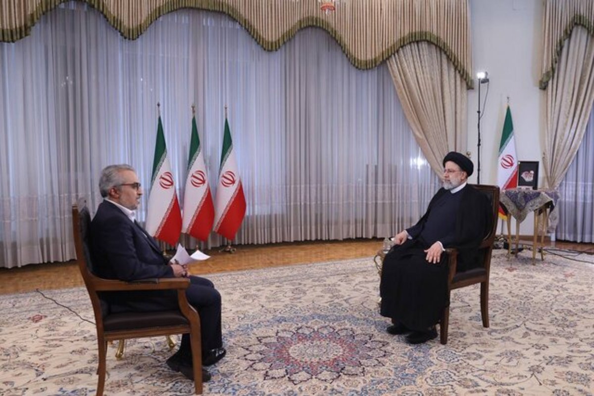 حمایت کیهان از دولت رئیسی با توسل به آمریکا