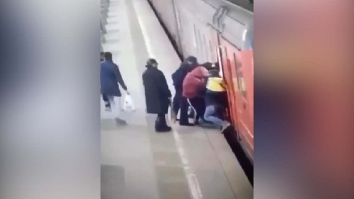 فیلم| حادثه در مترو مسکو