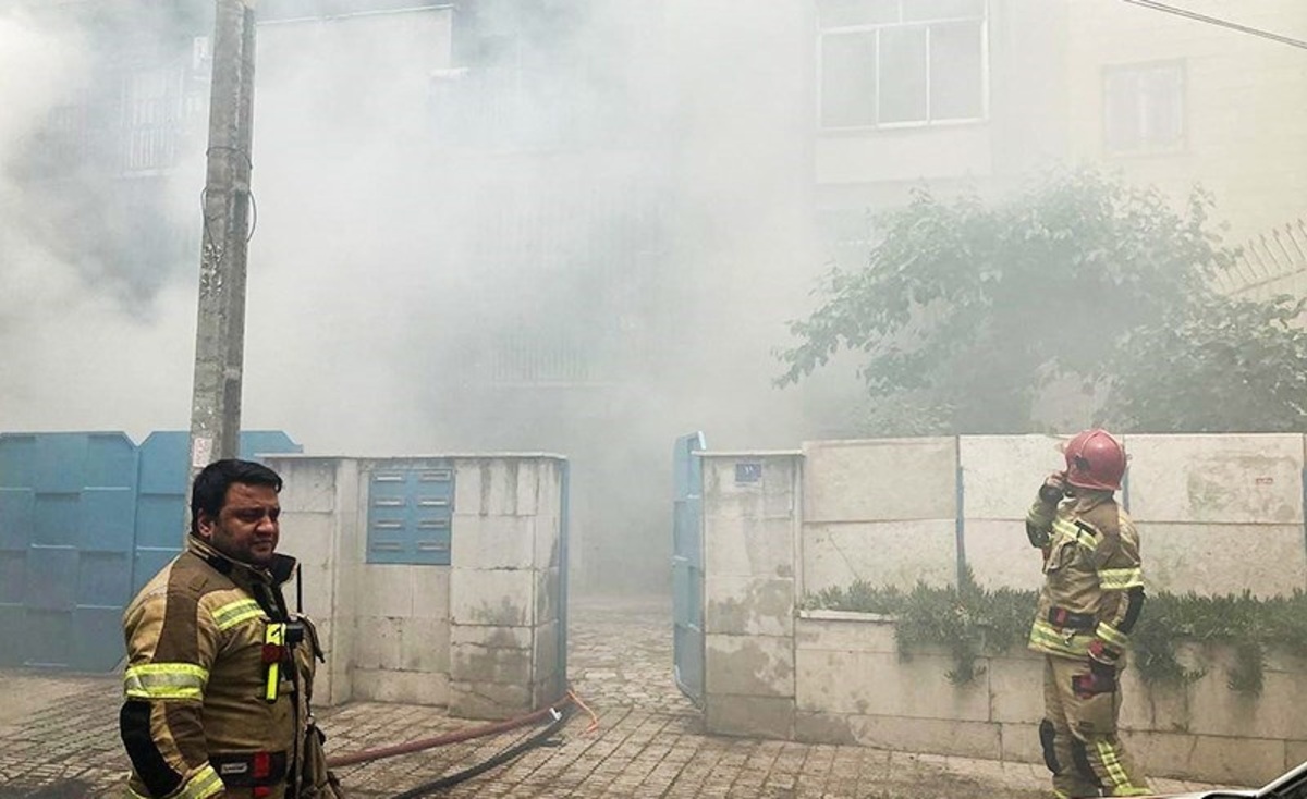 تصاویر| آتش سوزی در ساختمان مسکونی در تهران