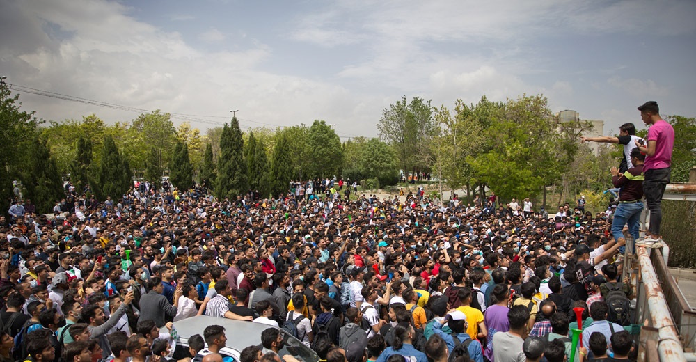 تصاویر| جاماندن هواداران تیم آلومینیوم اراک از تماشای بازی
