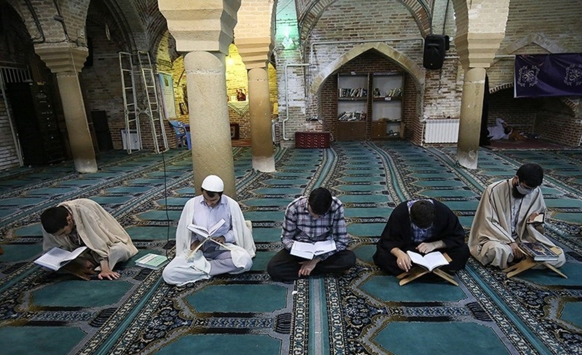 تصاویر| مراسم اعتکاف ماه رمضان در همدان