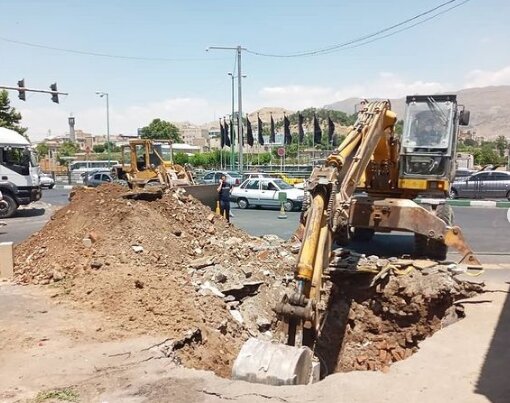 فرونشست زمین در کرج/ ساختمانهای اطراف تخلیه شد فرونشست زمین در کرج/ ساختمانهای اطراف تخلیه شد