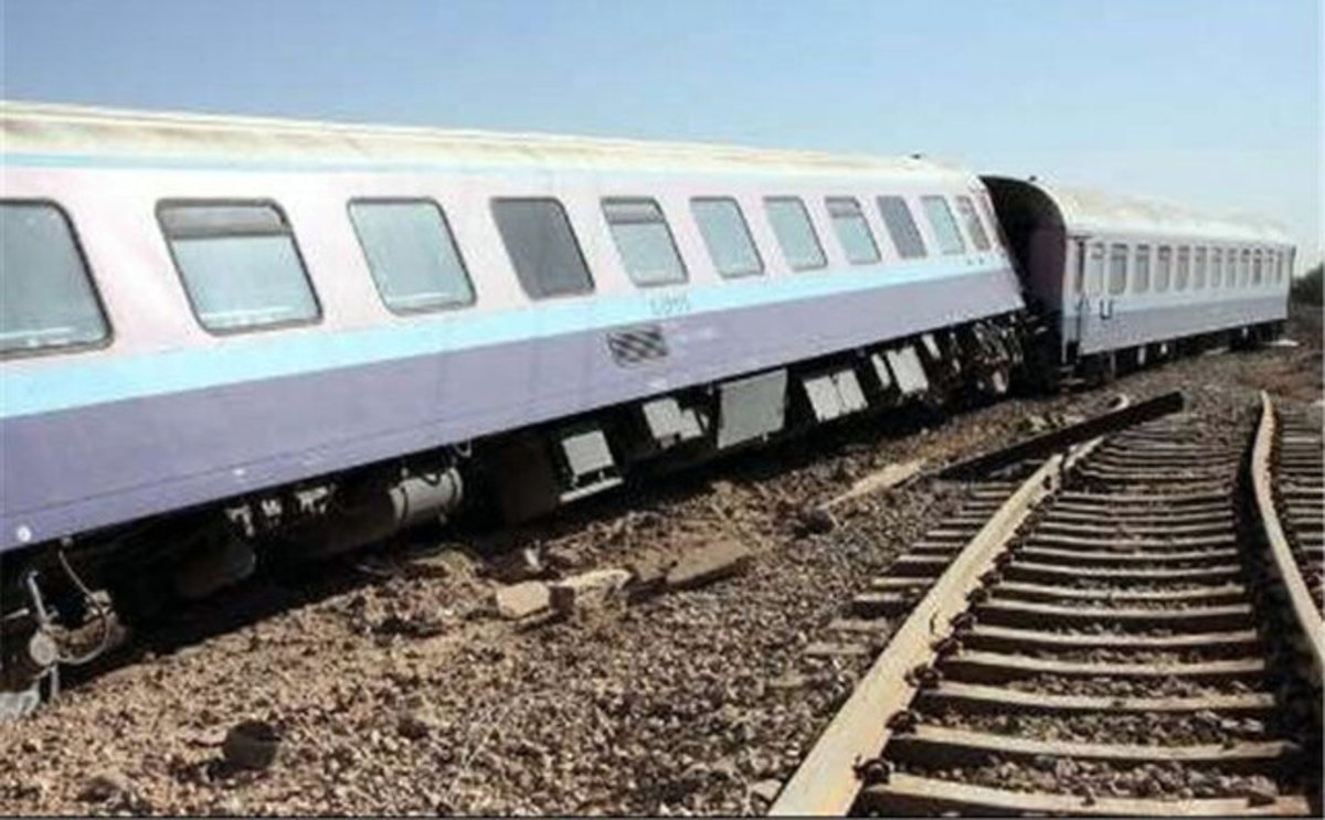 خروج قطار مسافربری مشهد - یزد از ریل| ۲۱ فوتی تاکنون