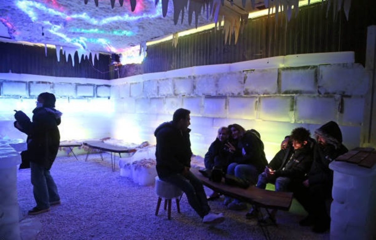 تصاویر| کافه‌ای با آب و هوای قطبی در تهران