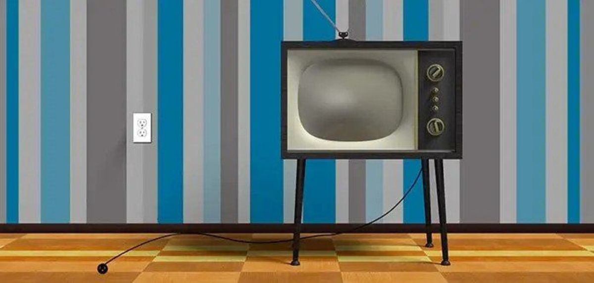 آیا تلویزیون را باید از برق بکشیم؟