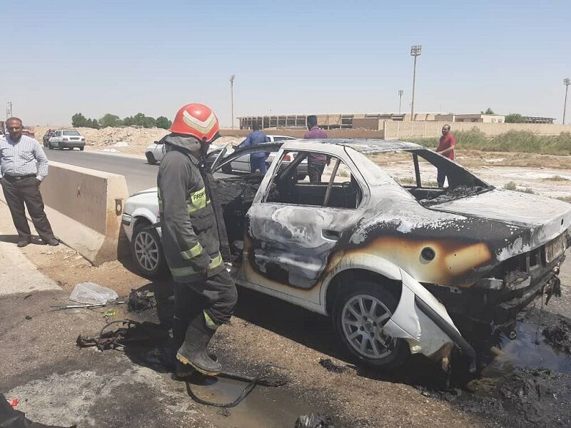 واژگونی سمند در کرمان/ ۳ نفر در آتش سوختند واژگونی سمند در کرمان/ ۳ نفر در آتش سوختند