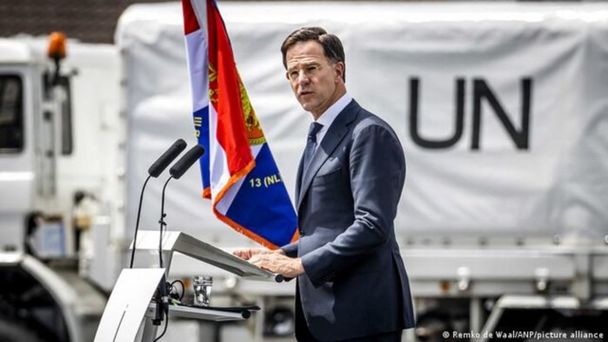 عذرخواهی نخست‌وزیر هلند از صلحبان‌های سربرنیتسا