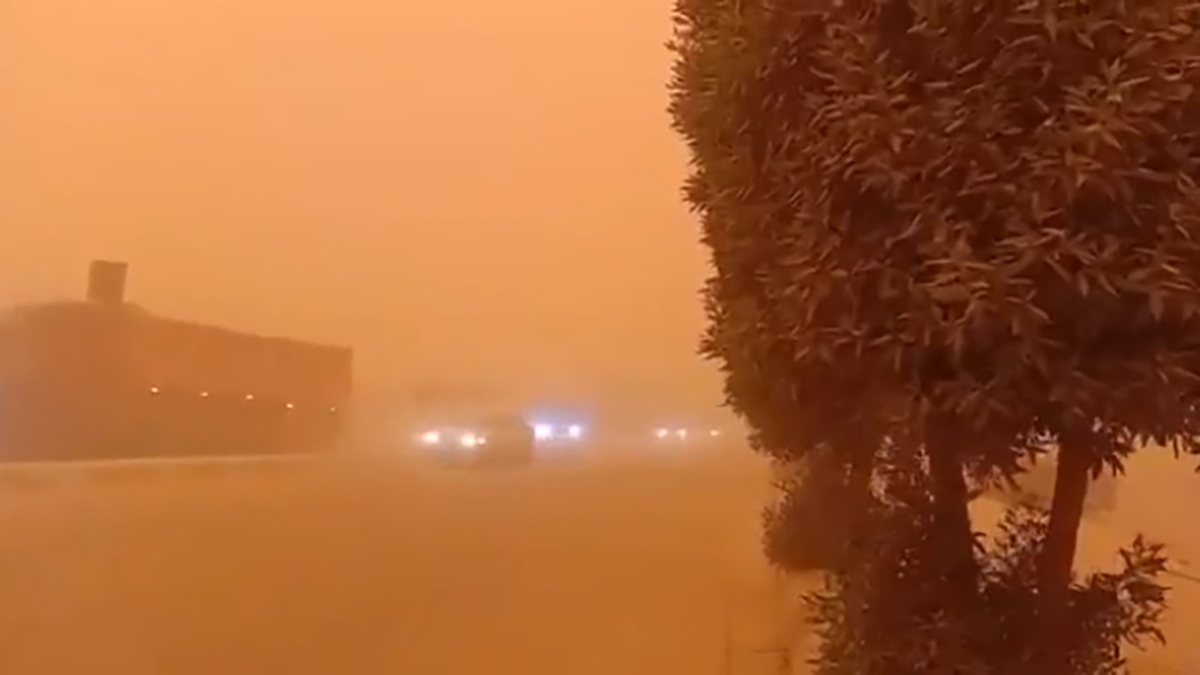 فیلم| آسمان غبار گرفته شهر بغداد