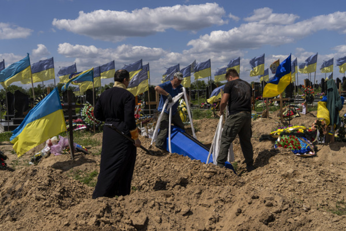 جنگ اوکراین| ۲۰۰ جسد در خرابه‌های ماریوپل پیدا شد