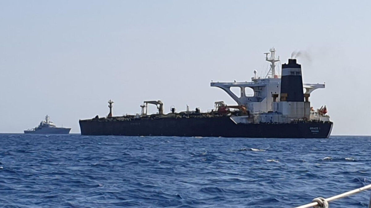 توقیف بار کشتی ایران در یونان