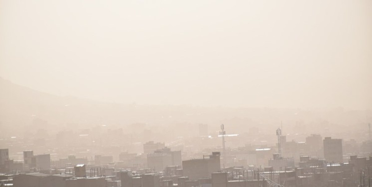 افزایش گرد و خاک، هوای شیراز را ناسالم کرد