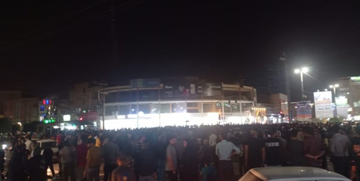 تجمع مردم در خرمشهر، آبادان و اصفهان