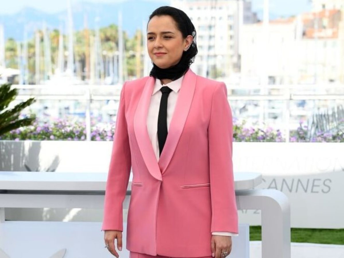 عکس| لباس متفاوت ترانه علیدوستی در ساحل شهر کن