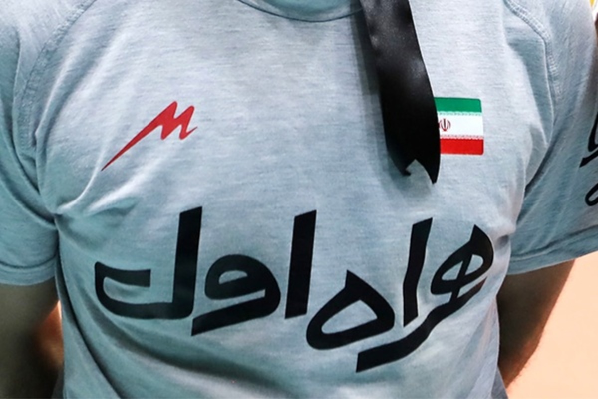 ادای احترام مردان والیبال ایران به آبادان