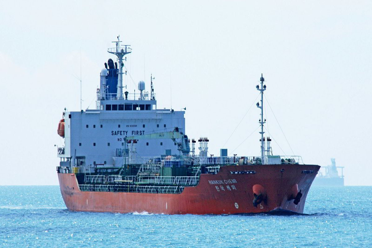 کیهان: ایران باید کشتی‌های کره جنوبی را مصادره کند
