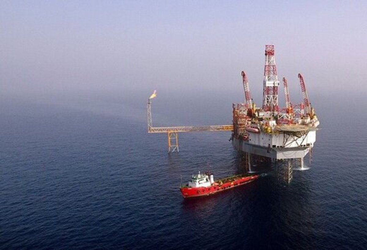 روزنامه کیهان: ایران پول نفت را با روش خاصی وارد کشور می‌کند