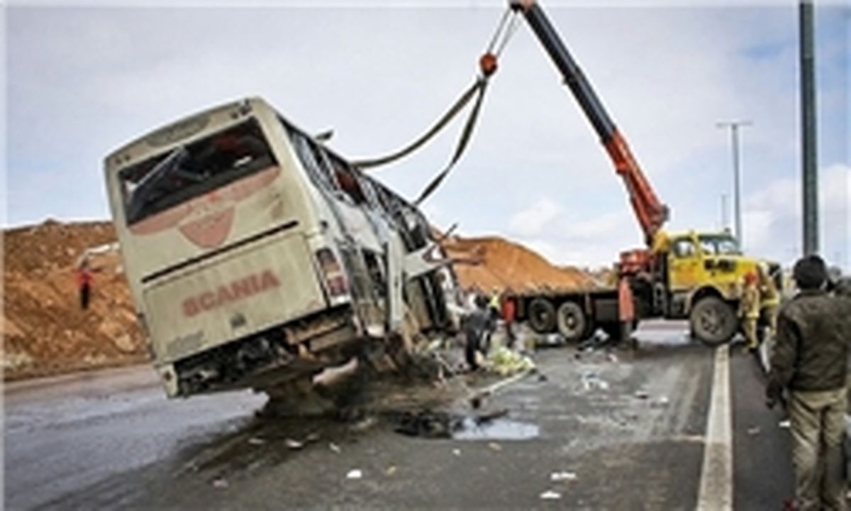 فیلم| اولین تصاویر از واژگونی اتوبوس اسکانیا با ۲ کشته و ۵۷ مصدوم