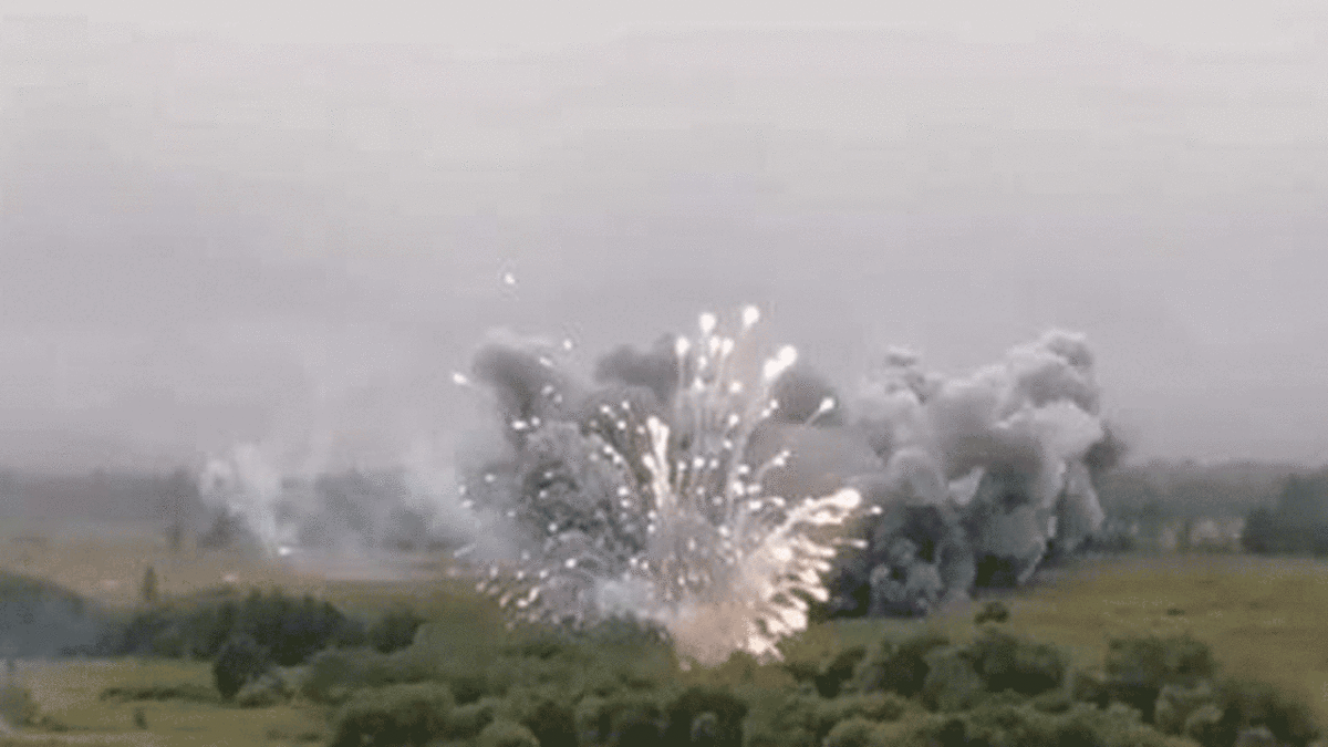 فیلم| حمله توپخانه‌ای روسیه به مواضع ارتش اوکراین