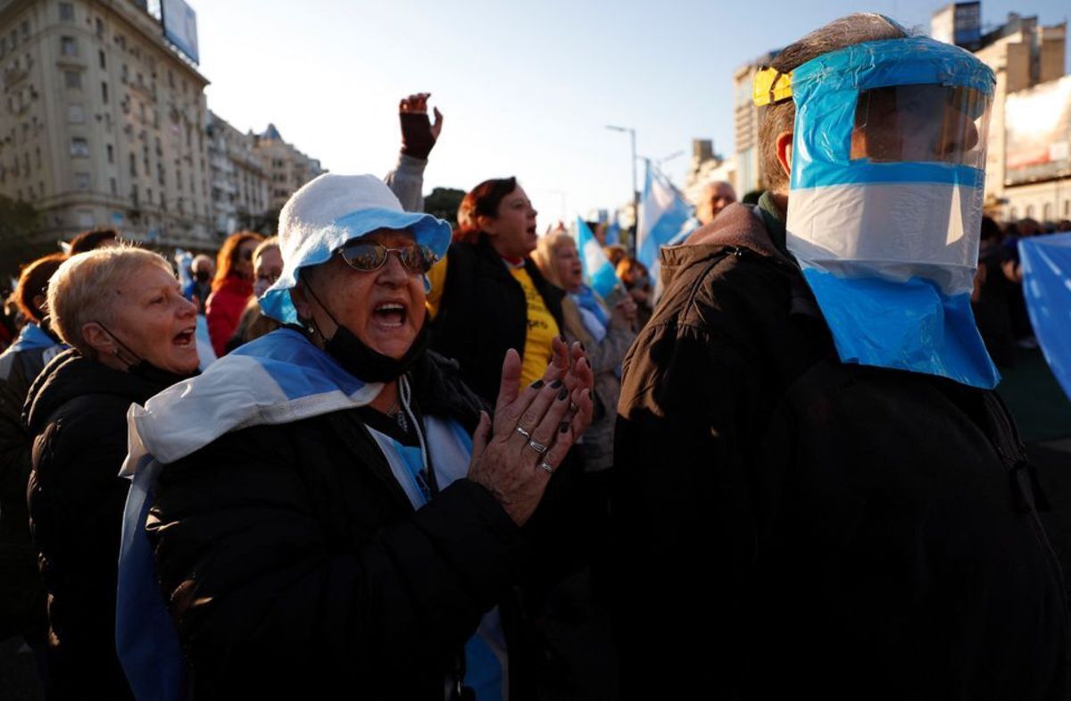 مردم معترض آرژانتین هم به خیابان‌ها آمدند