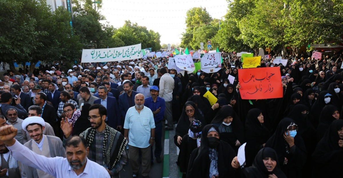 تصاویر| راهپیمایی عفاف و حجاب در مشهد و شیراز