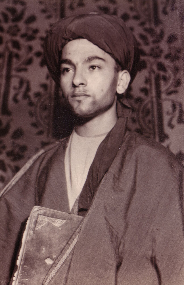 تصویری قدیمی مرحوم اسماعیل شنگله در لباس روحانیت