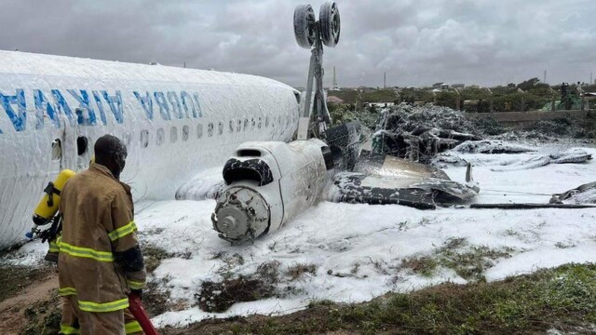 سقوط هواپیمای مسافربری در سومالی