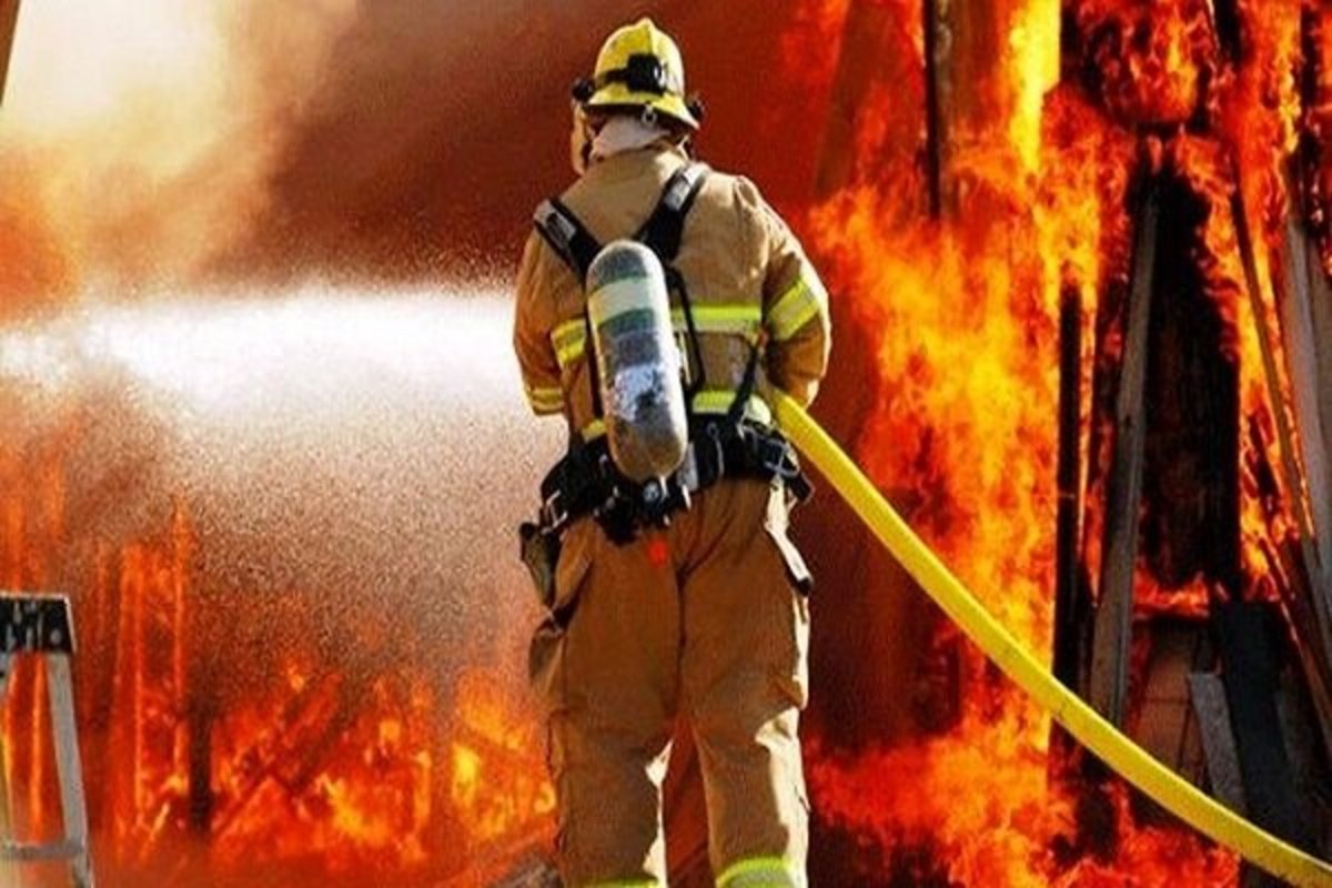 آتش‌سوزی گسترده ۱۱ باب مغازه در کیاشهر