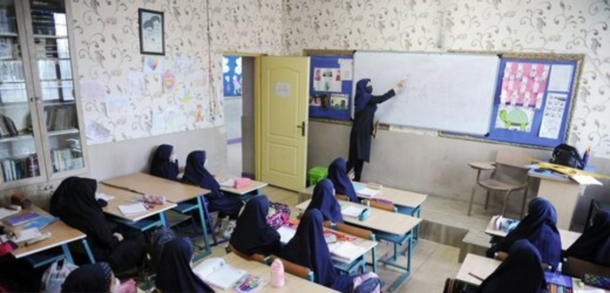 آموزش و پرورش: مردان حق تدریس در دبیرستان دخترانه را ندارند