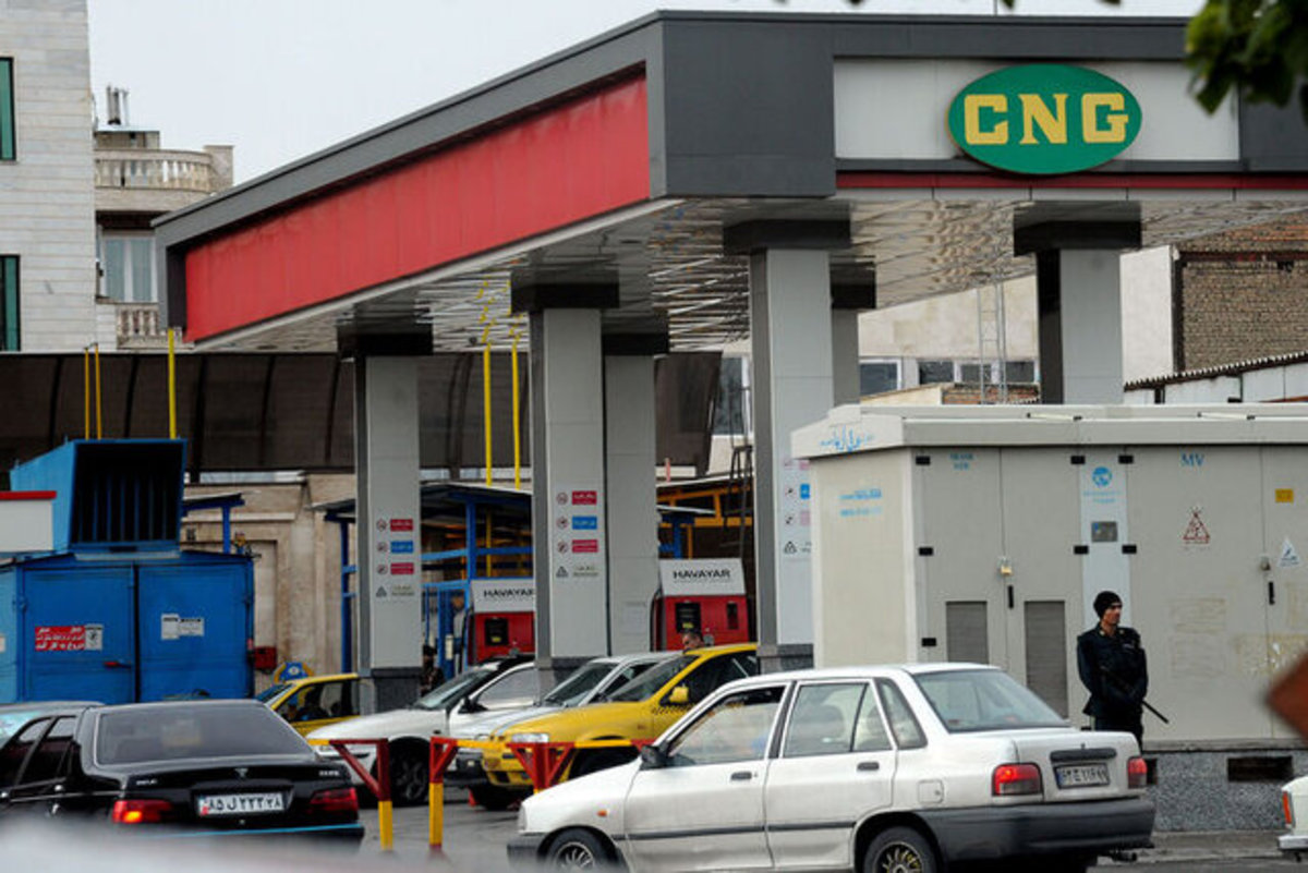 صفِ گاز در بوشهر/ چرا جایگاه‌های CNG تعطیل شده‌اند؟