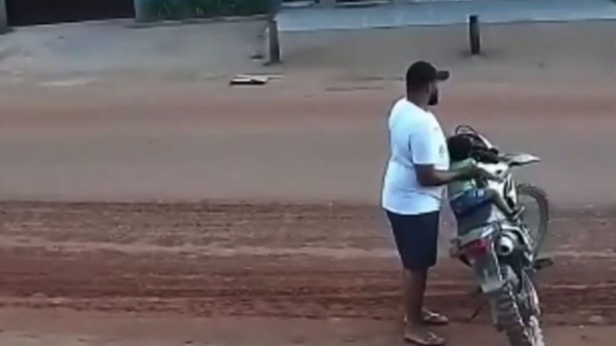 فیلم| لحظه نجات کودک خردسال برزیلی توسط پدرش