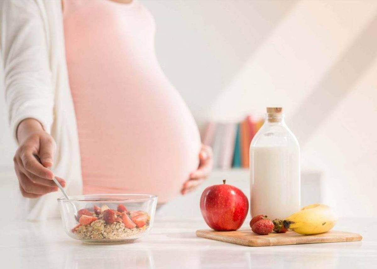 ۶ خوراکی که خانم‌های باردار باید هر روز مصرف کنند